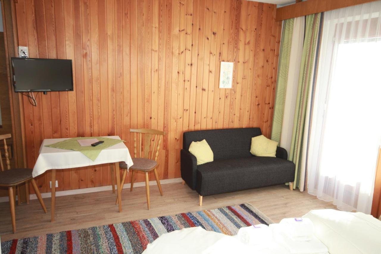 Haus Kristall Appartement Bach (Tyrol)